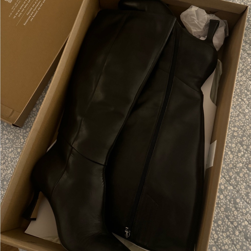 DOLCE VITA WIDE CALF BLACK GYRA